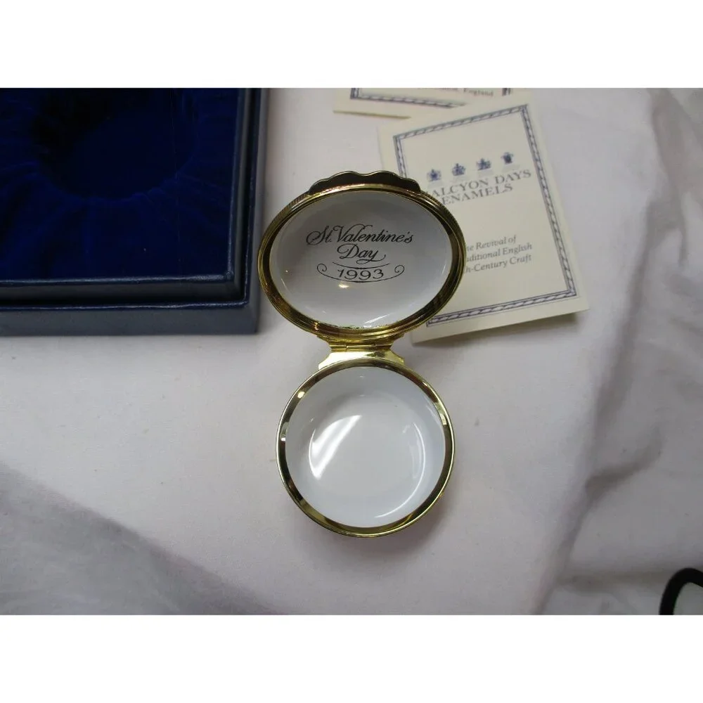 Enamel Box Halcyon Days St.‎ Valentines Day 1993 Snuff Pill Jewelry lovers